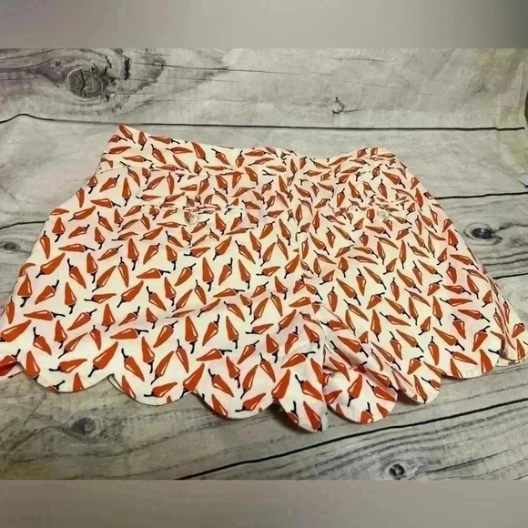 Crown and Ivy chili pepper scalloped shorts - Picture 6 of 6